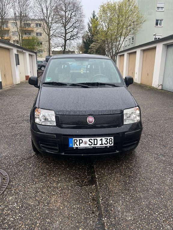 Gebraucht Fiat Panda Active 69 PS (50 kW) 2011 Schwarz Kleinwagen