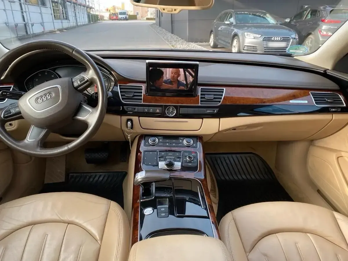 Gebraucht Audi A8 371 PS (272 kW) 2010 Schwarz Limousine