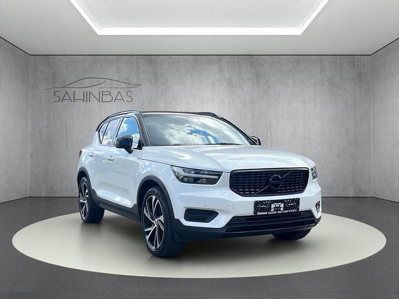 Weiß Gebraucht 2020 Volvo XC40 R-Design SUV | 26.590 € (Fairer Preis) - Bild 1/4