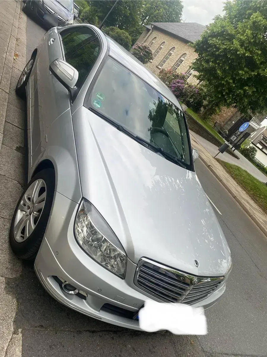 Gebraucht Mercedes C220 Elegance 170 PS (125 kW) 2008 Silber Limousine