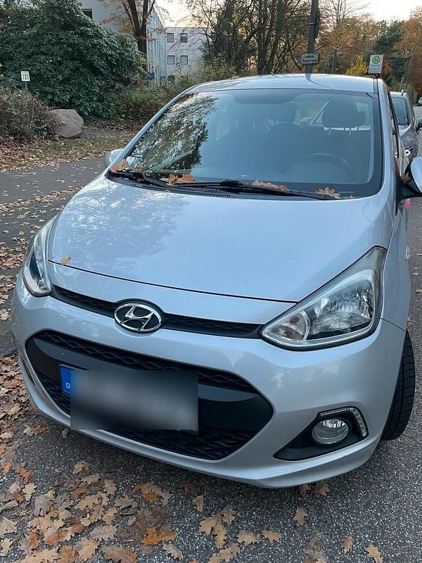 Silber Gebraucht 2014 Hyundai i10 Kleinwagen | 4.500 € (Superpreis) - Bild 1/4