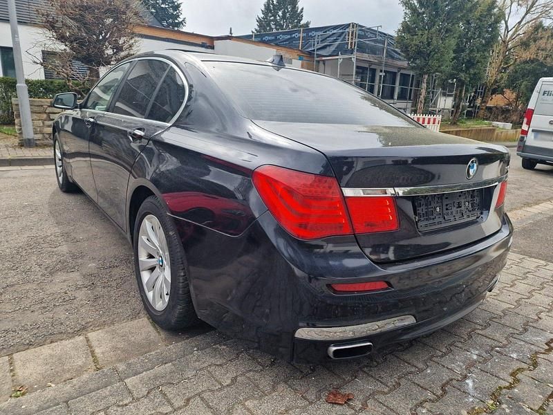 Gebraucht BMW 740L M Sport 326 PS (239 kW) 2011 Blau Limousine