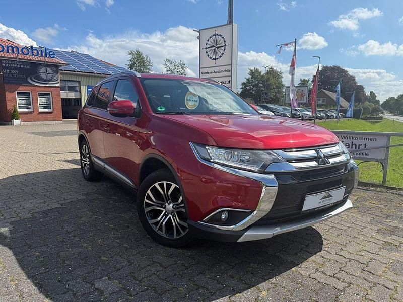 Rot Gebraucht 2015 Mitsubishi Outlander Plus SUV | 9.999 € (Fairer Preis) - Bild 1/4