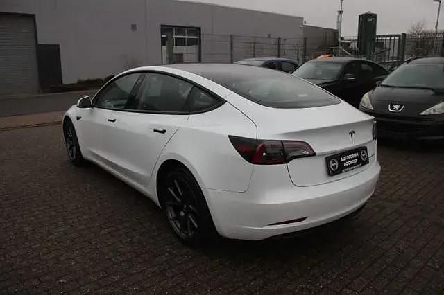 Second-hand Tesla Model 3 324 kW (441 CP) 2021 Alb Berlinǎ