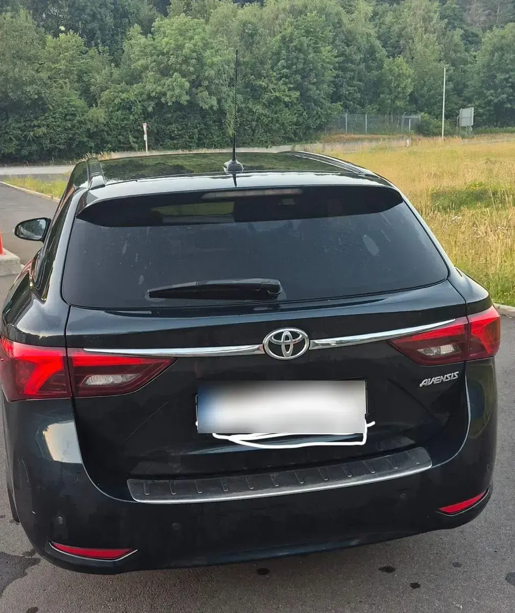 Gebraucht Toyota Avensis Executive 147 PS (108 kW) 2016 Grau Limousine