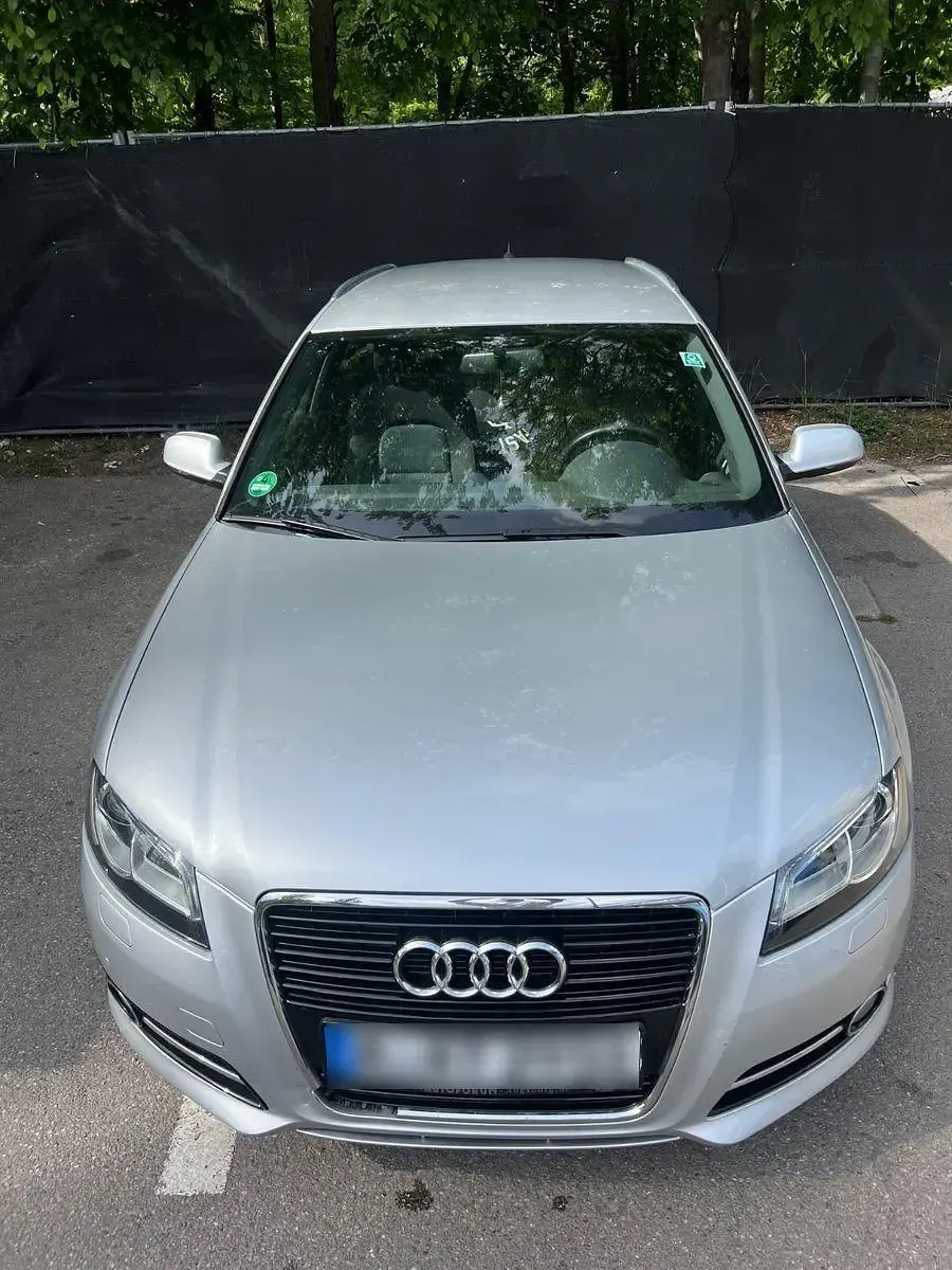 Gebraucht Audi A3 Sportback Sport 125 PS (91 kW) 2012 Silber Kleinwagen