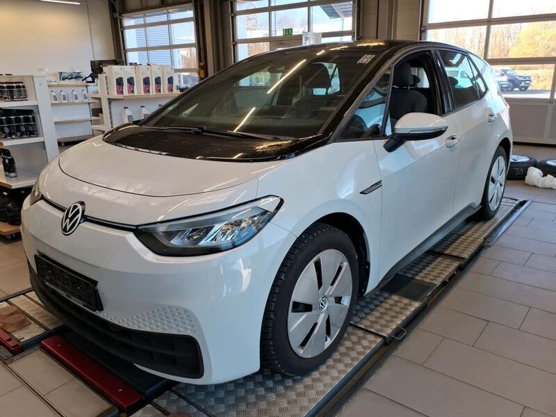 Gletscherweiß metallic Gebraucht 2022 VW ID.3 Pro Performance Kleinwagen | 20.950 € (Fairer Preis) - Bild 1/2