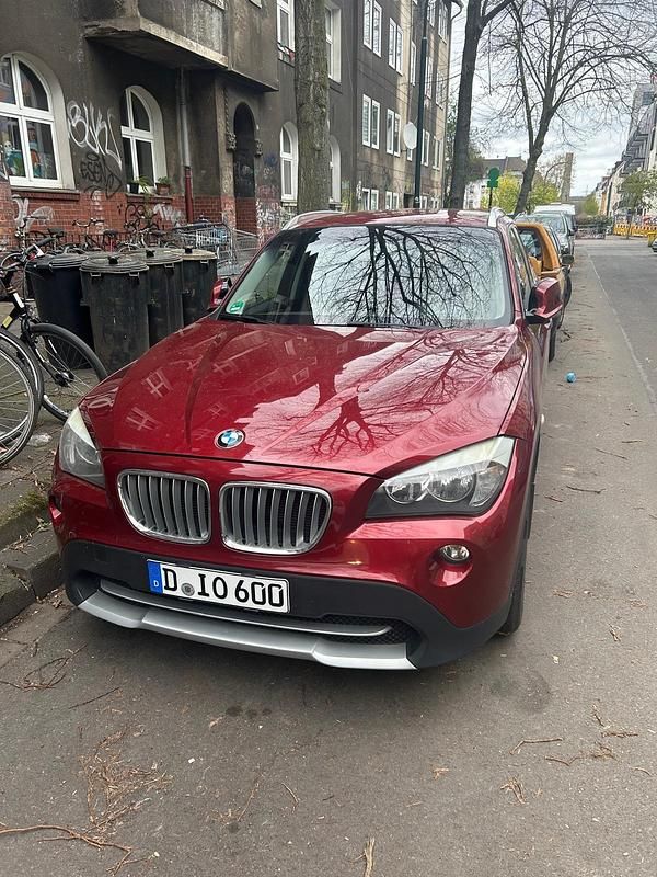 Gebraucht BMW X1 109 PS (80 kW) 2011 Rot SUV