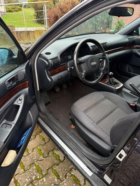 Gebraucht Audi A4 Comfort 101 PS (74 kW) 1999 Blau Limousine