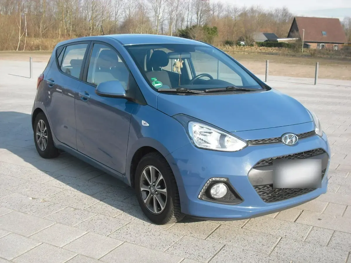 Gebraucht Hyundai i10 Edition 67 PS (49 kW) 2014 Blau Kleinwagen