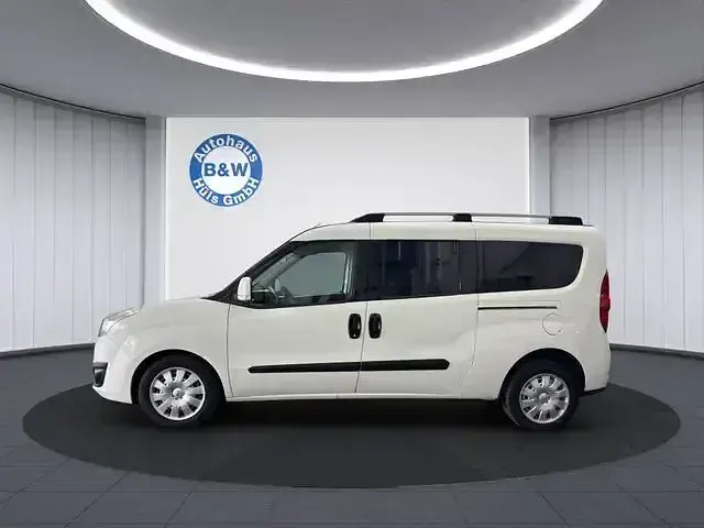 Gebraucht Opel Combo Edition 120 PS (88 kW) 2017 Weiß Van / Kleinbus