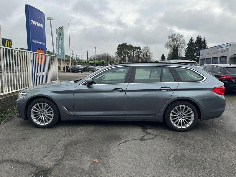 Gebraucht BMW 530 Sport Line 252 PS (185 kW) 2018 Blau Limousine