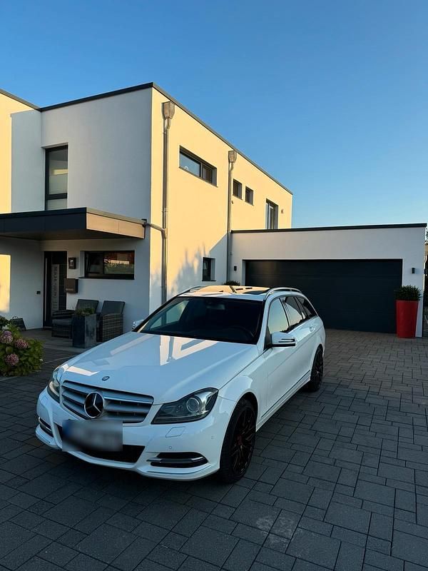 Weiß Gebraucht 2013 Mercedes C220 Kombi | 8.500 € (Fairer Preis) - Bild 1/4