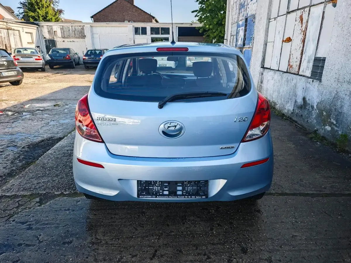 Gebraucht Hyundai i20 75 PS (55 kW) 2013 Blau Kleinwagen