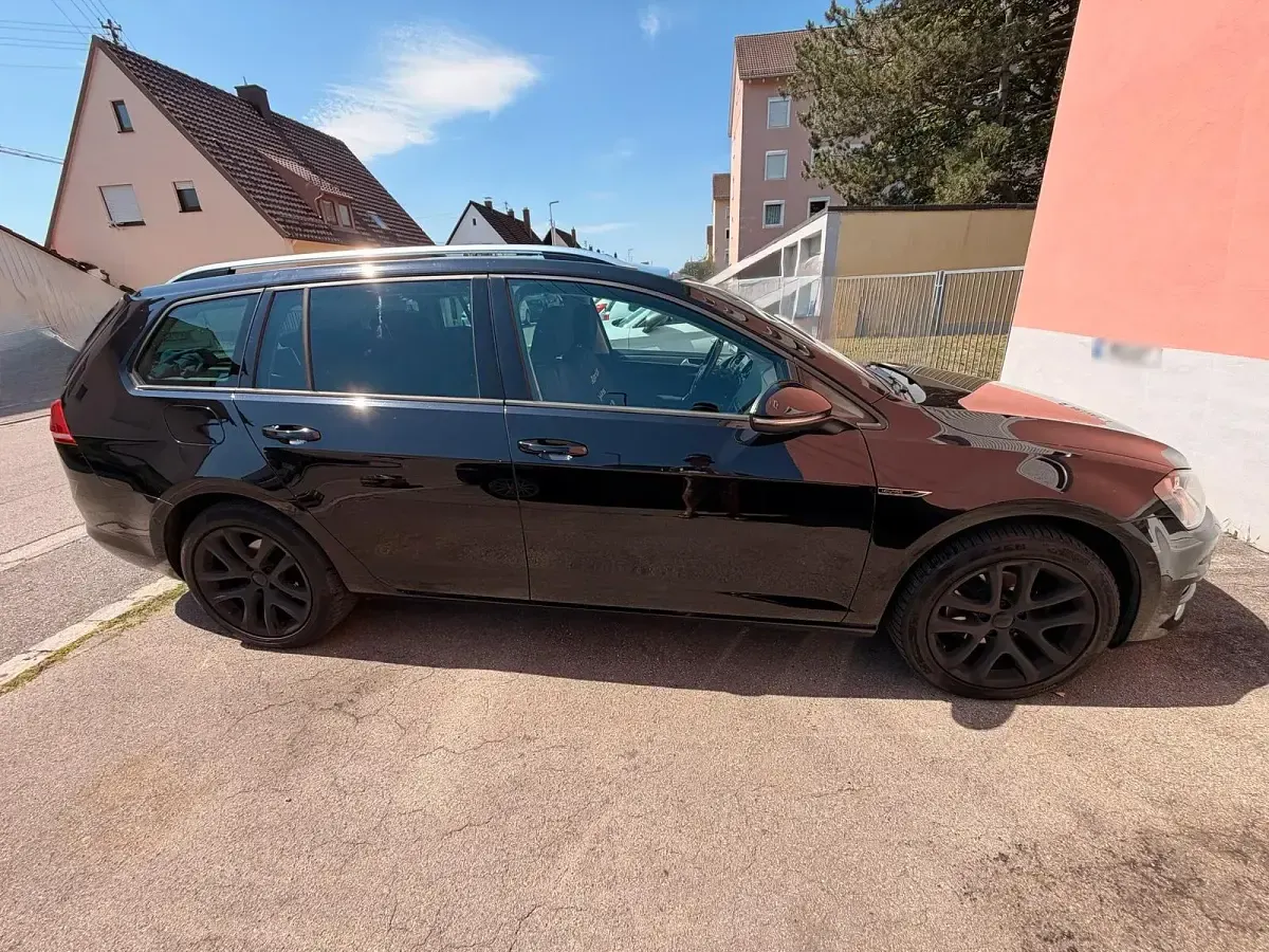 Gebraucht VW Golf VII LOUNGE 150 PS (110 kW) 2015 Schwarz Kombi