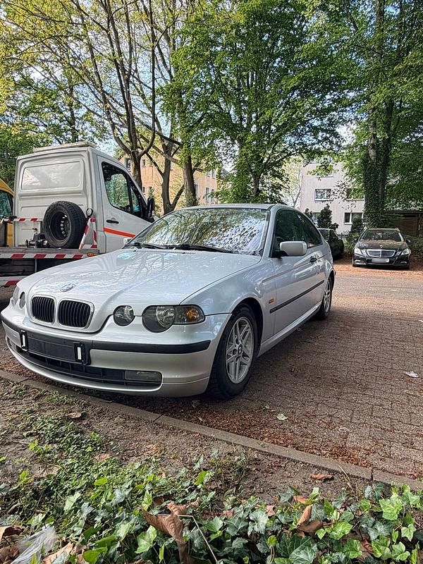 Second-hand BMW 316 Compact 112 CP (82 kW) 2004 Argintiu Hatchback