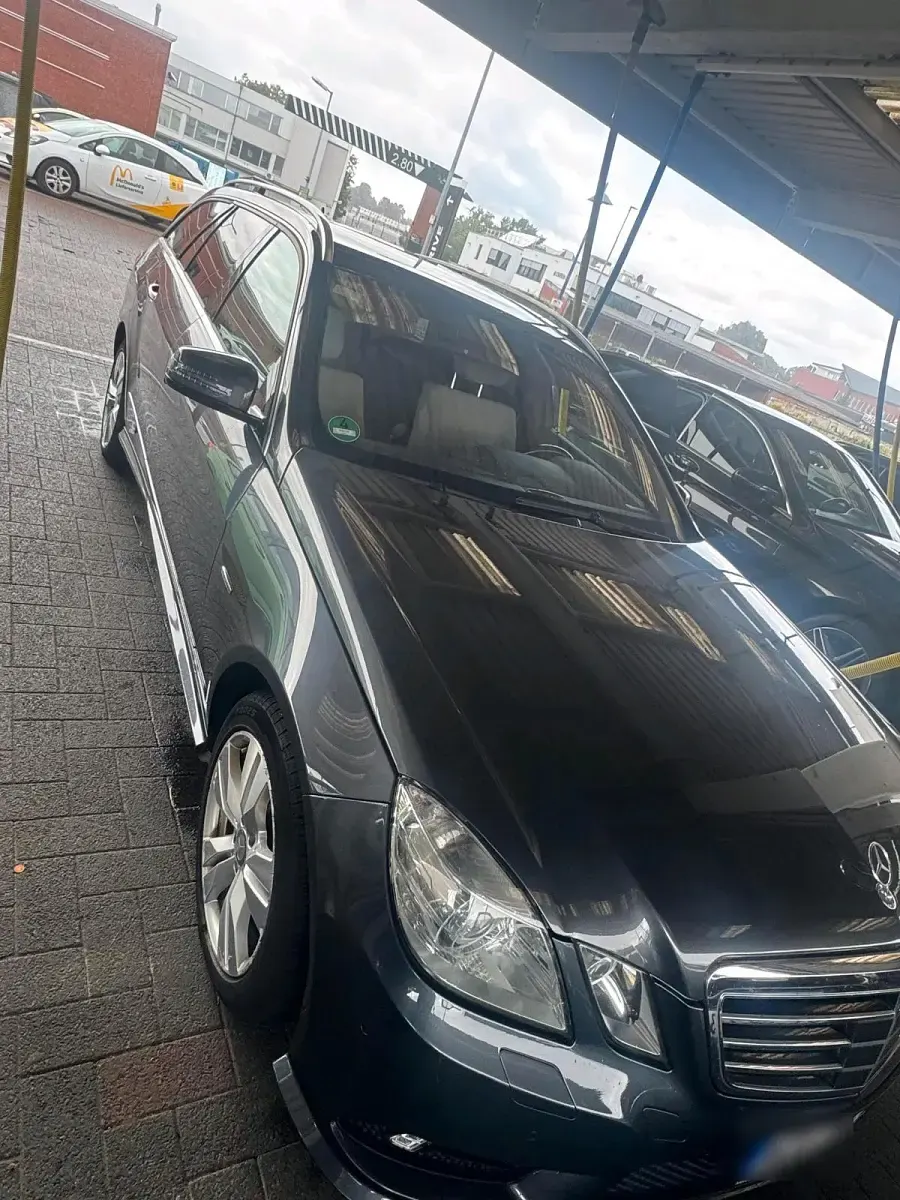 Gebraucht Mercedes E350 Avantgarde 231 PS (169 kW) 2009 Grau Limousine