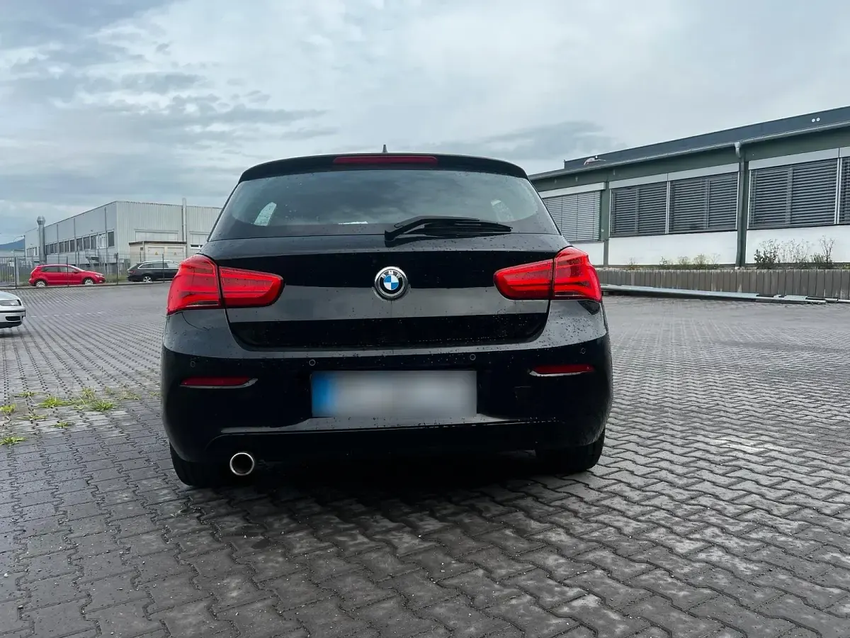 Gebraucht BMW 116 116 PS (85 kW) 2017 Schwarz Kleinwagen