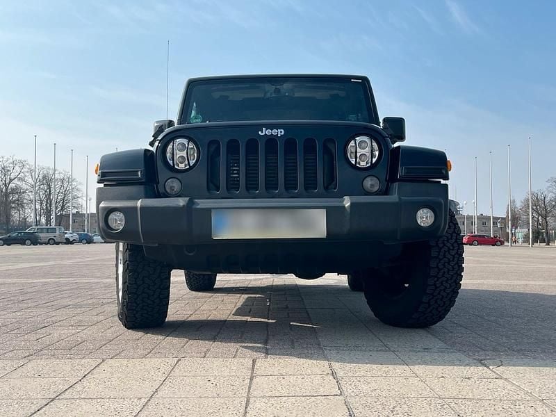 Gebraucht Jeep Wrangler Sahara 200 PS (147 kW) 2014 Schwarz SUV
