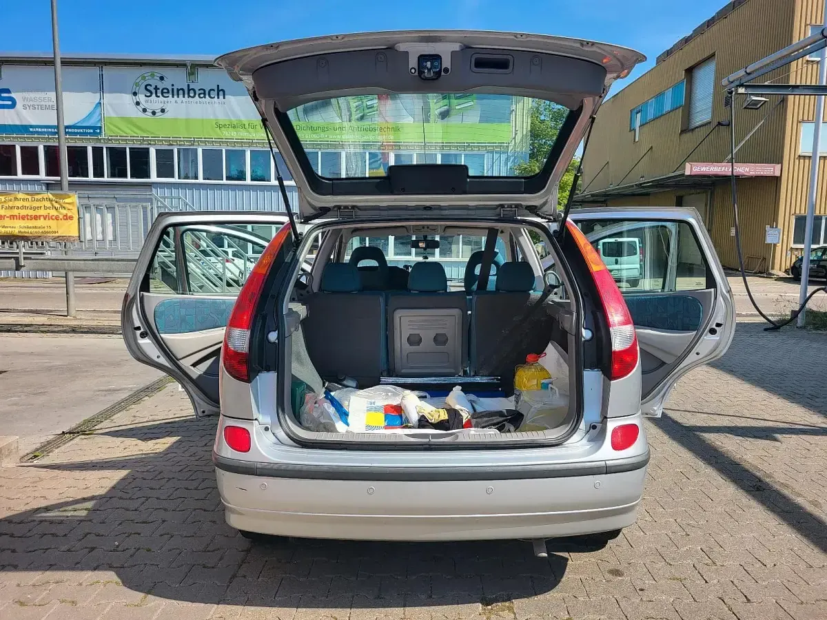 Gebraucht Nissan Almera Tino 114 PS (83 kW) 2002 Grau Van / Kleinbus