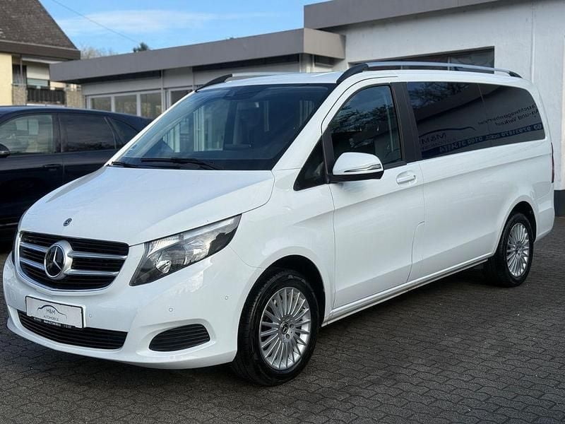 Gebraucht Mercedes V220 163 PS (119 kW) 2018 Weiß Van / Kleinbus
