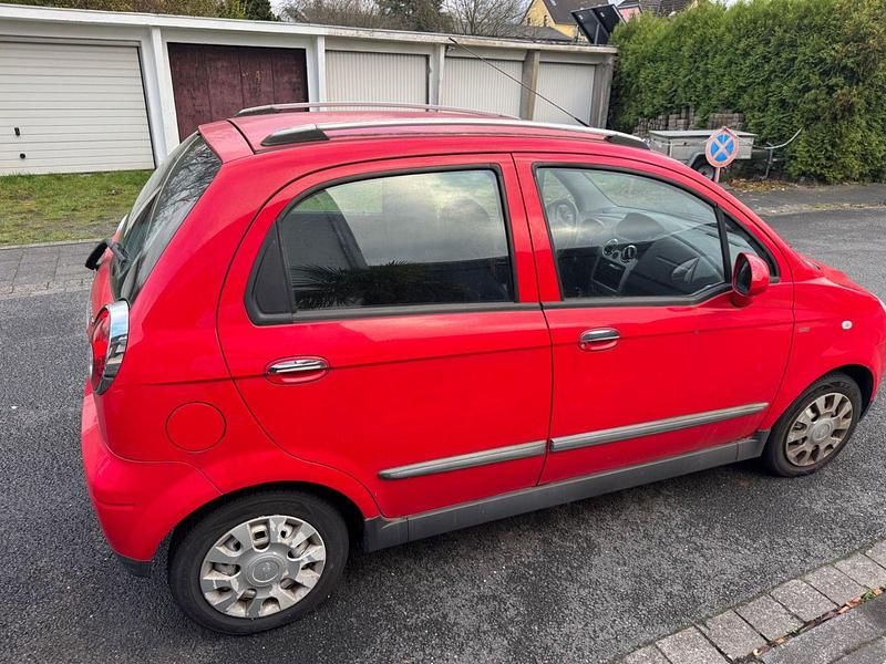 Gebraucht Chevrolet Matiz SE 67 PS (49 kW) 2009 Rot Kleinwagen