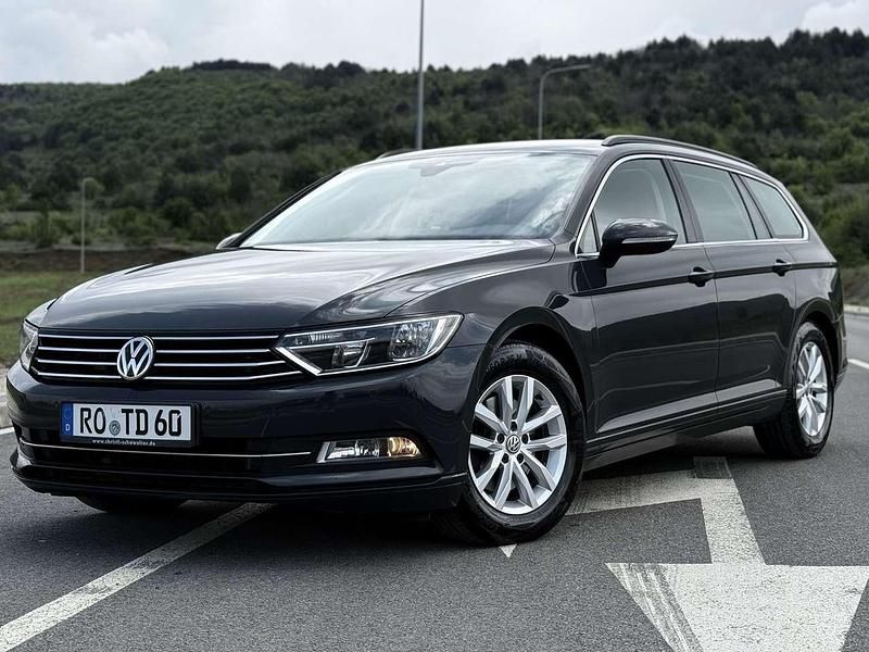 Grau Gebraucht 2018 VW Passat Comfortline Kombi | 12.999 € (Fairer Preis) - Bild 1/4