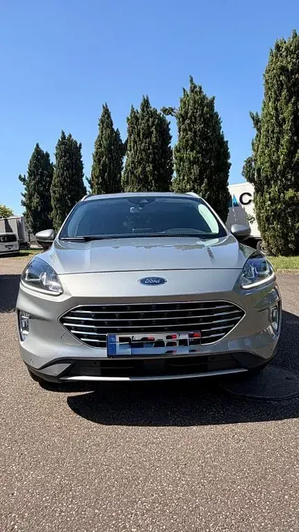 Gebraucht Ford Kuga Titanium 224 PS (164 kW) 2022 Grau SUV