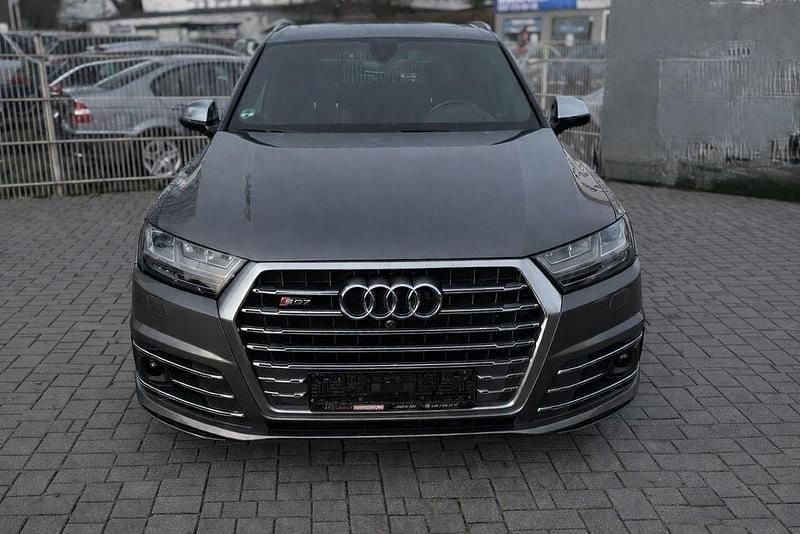 Grau Gebraucht 2017 Audi SQ7 Sport SUV | 33.499 € (Fairer Preis) - Bild 1/4