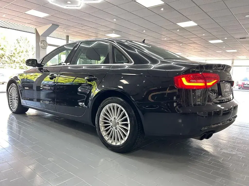 Gebraucht Audi A4 Ambiente 170 PS (125 kW) 2015 Schwarz Limousine