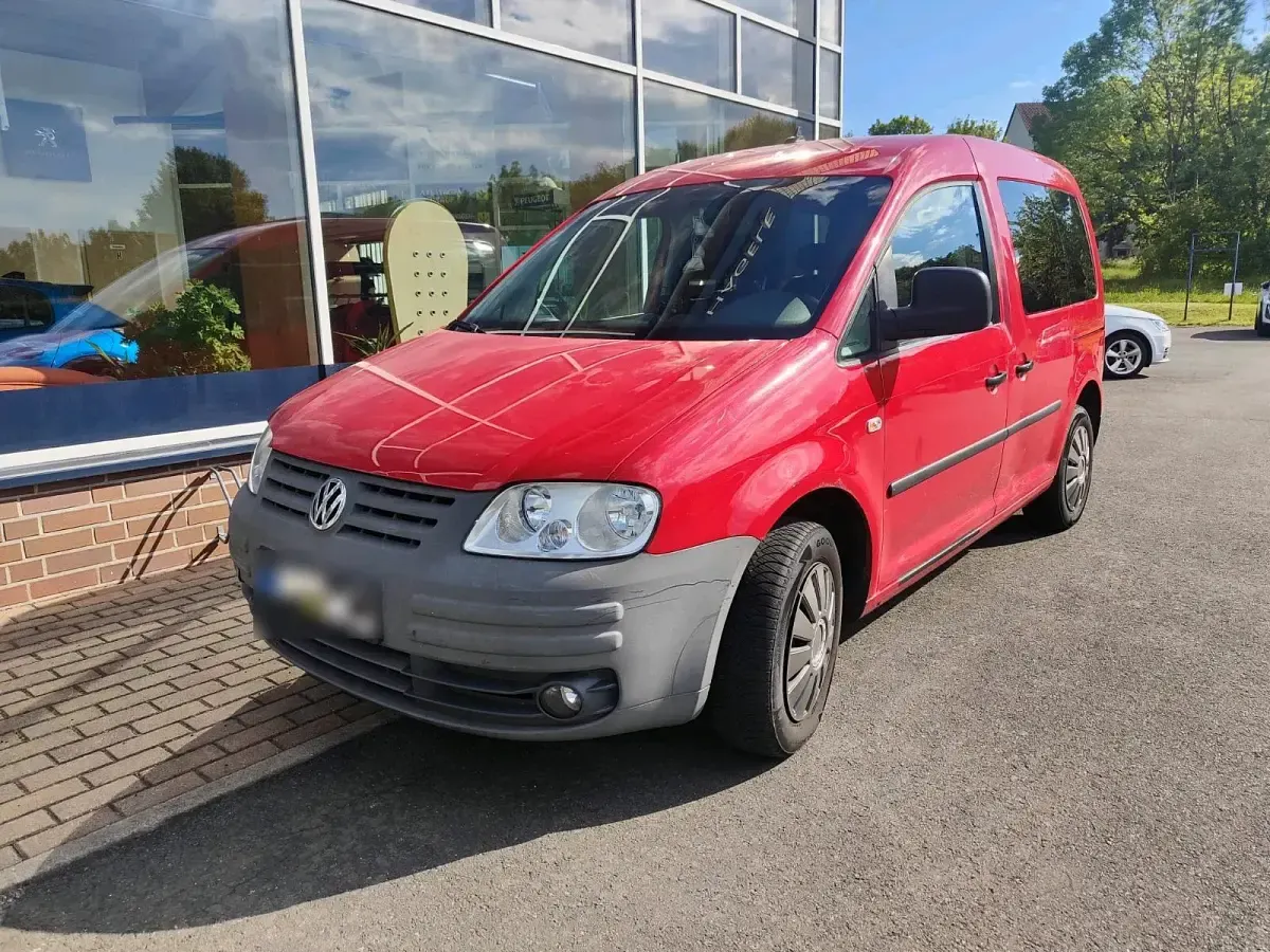 Używany VW Caddy Maxi 105 KM (77 kW) 2009 Czerwony Minivan