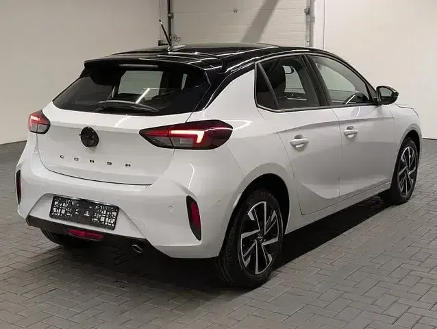 Gebraucht Opel Corsa 101 PS (74 kW) 2025 Kristallsilbermet. Kleinwagen