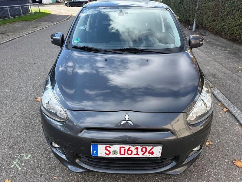 Grau Gebraucht 2014 Mitsubishi Space Star Top Limousine | 2.299 € (Superpreis) - Bild 1/4