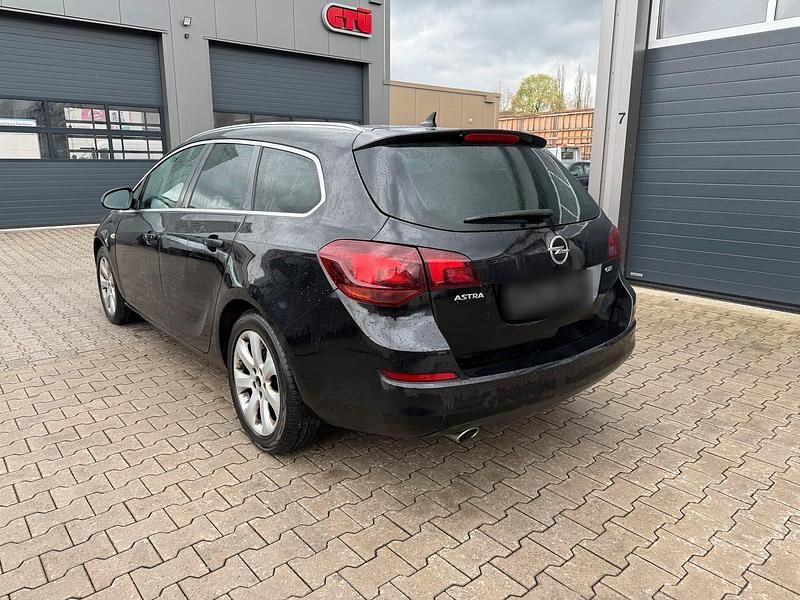 Gebraucht Opel Astra 160 PS (117 kW) 2011 Schwarz Kombi