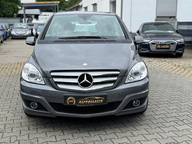 Grau Gebraucht 2009 Mercedes B200 Van / Kleinbus | 6.000 € (Etwas zu teuer) - Bild 1/4