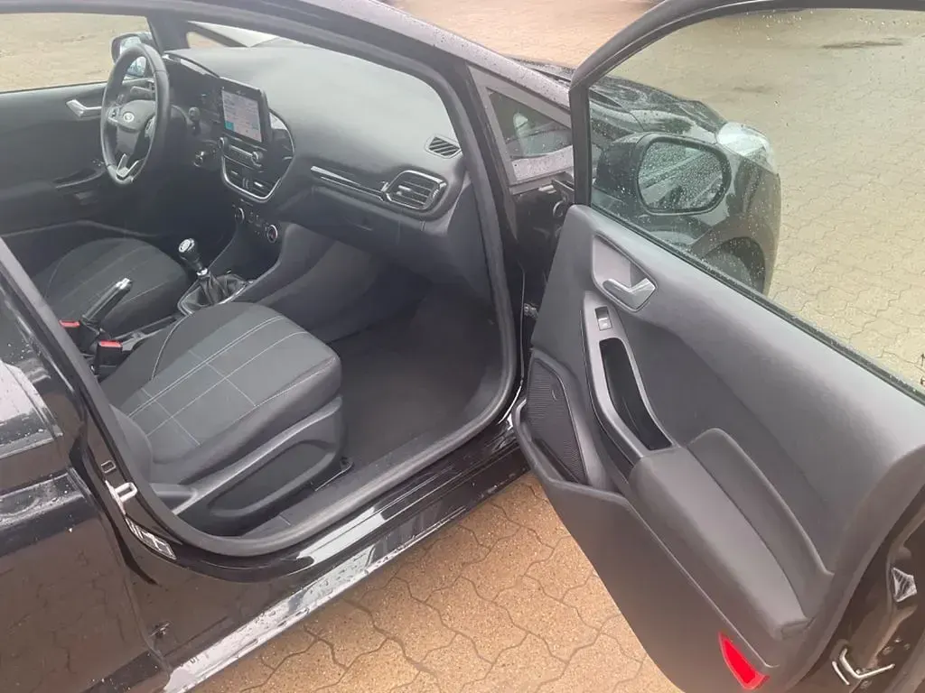 Gebraucht Ford Fiesta Cool & Connect 95 PS (69 kW) 2020 Schwarz Kleinwagen