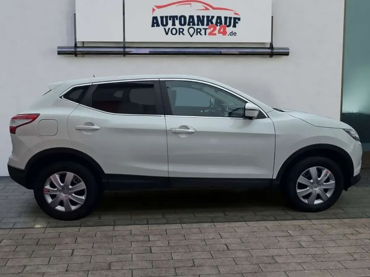 Gebraucht Nissan Qashqai N-Connecta 163 PS (119 kW) 2016 Weiß SUV
