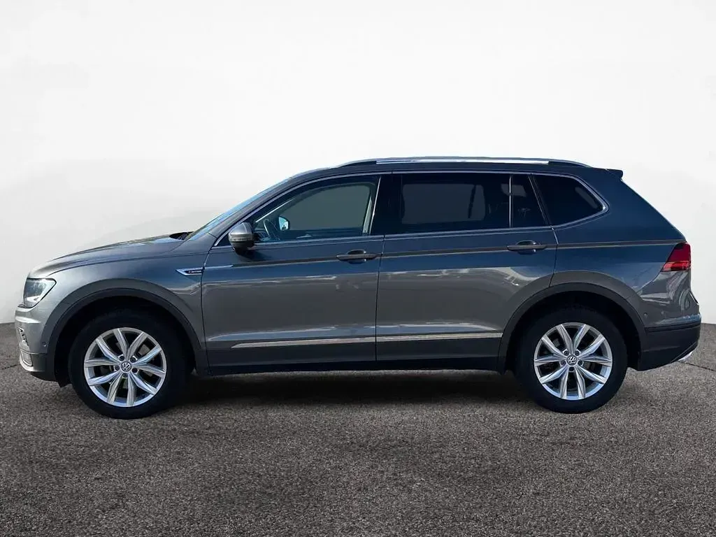 Gebraucht VW Tiguan Allspace Comfortline 150 PS (110 kW) 2021 Grau SUV