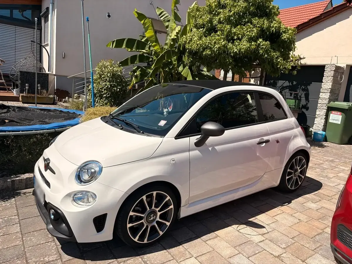 Gebraucht Abarth 595 Turismo 165 PS (121 kW) 2024 Weiß Cabrio