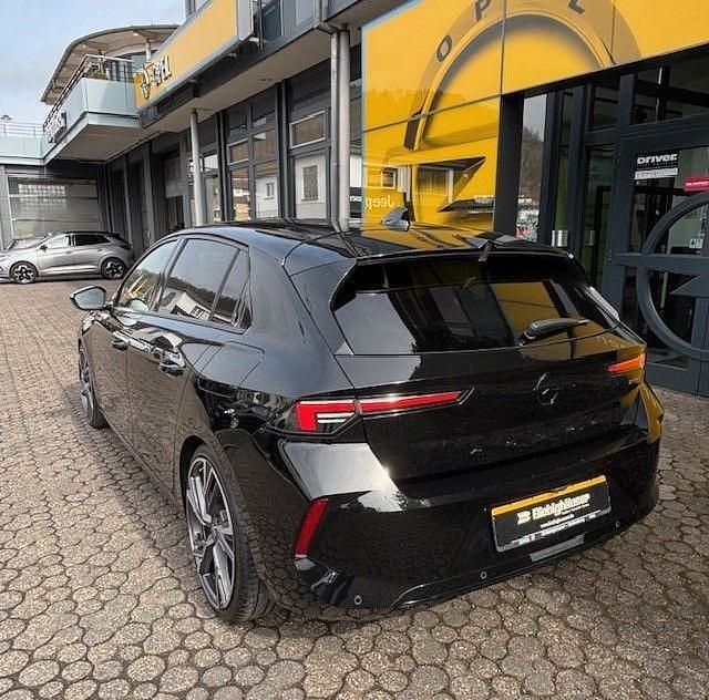 Używany Opel Astra Ultimate 150 KM (110 kW) 2022 Czarny Sedan/Limuzyna