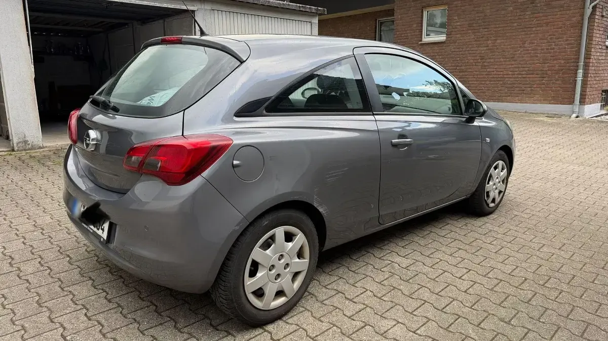 Gebraucht Opel Corsa Edition 69 PS (50 kW) 2015 Silber Kleinwagen