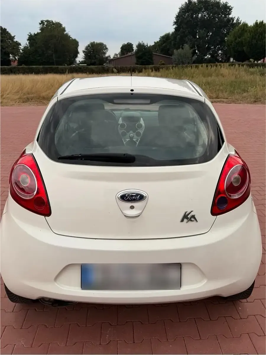 Gebraucht Ford Ka Trend 69 PS (50 kW) 2011 Weiß Kleinwagen