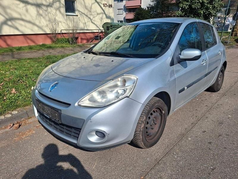 Gebraucht Renault Clio III Expression 75 PS (55 kW) 2010 Silber Limousine