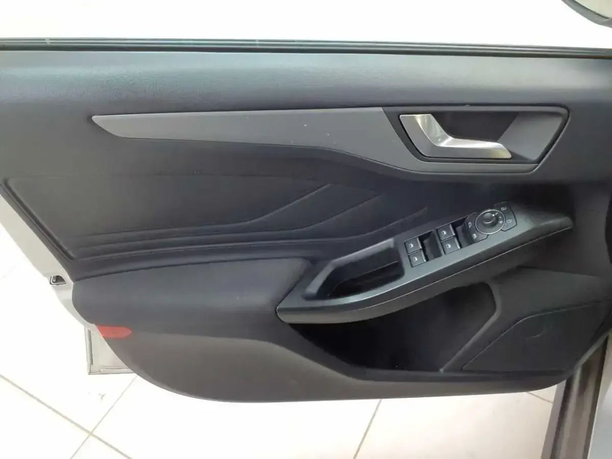 Gebraucht Ford Focus Cool & Connect 120 PS (88 kW) 2022 Weiß Kombi