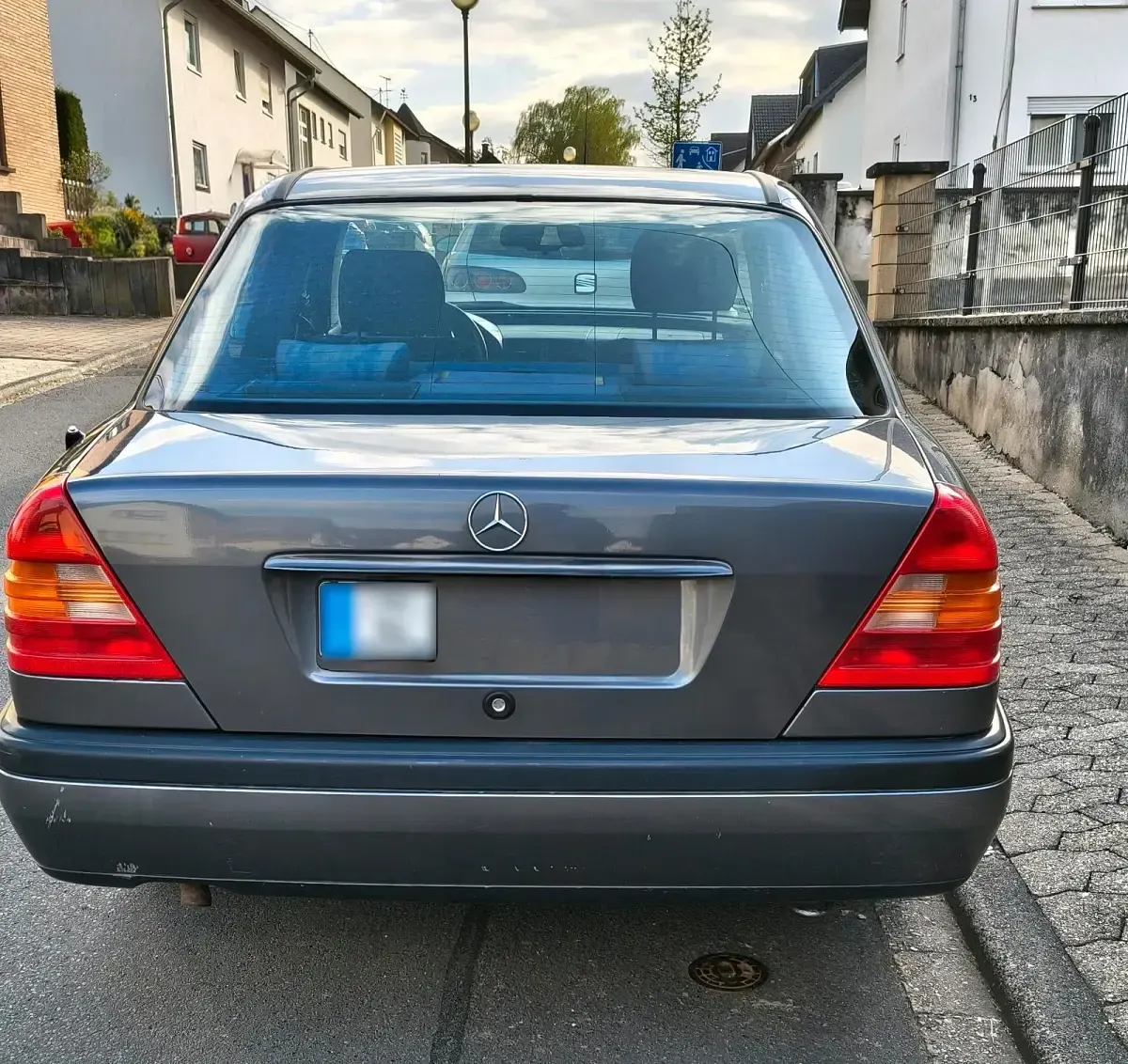 Gebraucht Mercedes C180 122 PS (89 kW) 1995 Andere farben Limousine