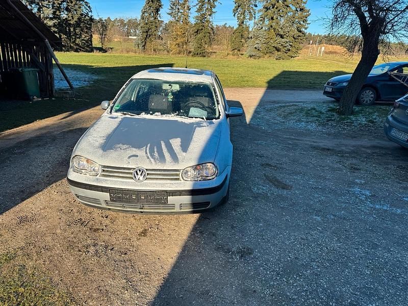 Silber Gebraucht 2001 VW Golf IV Basis Kleinwagen | 900 € (Superpreis) - Bild 1/4