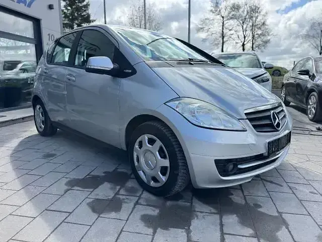 Gebraucht Mercedes A160 95 PS (69 kW) 2010 Polarsilber Kleinwagen