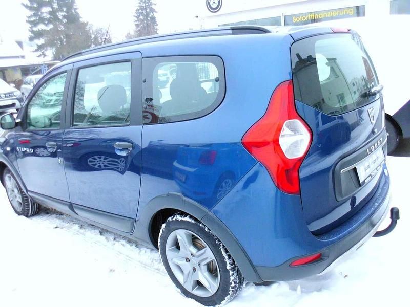 Gebraucht Dacia Lodgy Stepway 116 PS (85 kW) 2018 Blau Van / Kleinbus