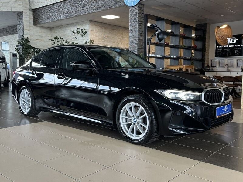 Schwarz Gebraucht 2022 BMW 320 Shadowline Limousine | 30.400 € (Superpreis) - Bild 1/4