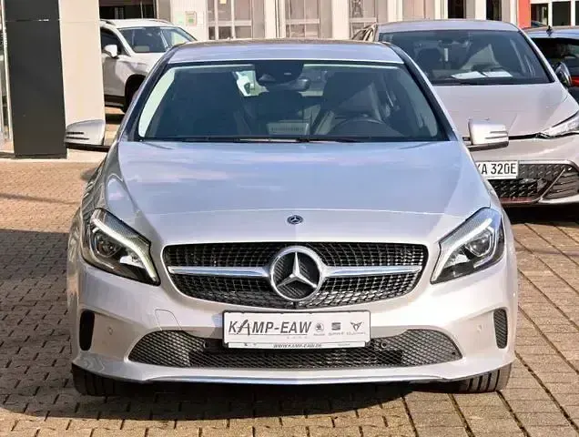 Używany Mercedes A250 211 KM (155 kW) 2017 Srebrny Sedan/Limuzyna